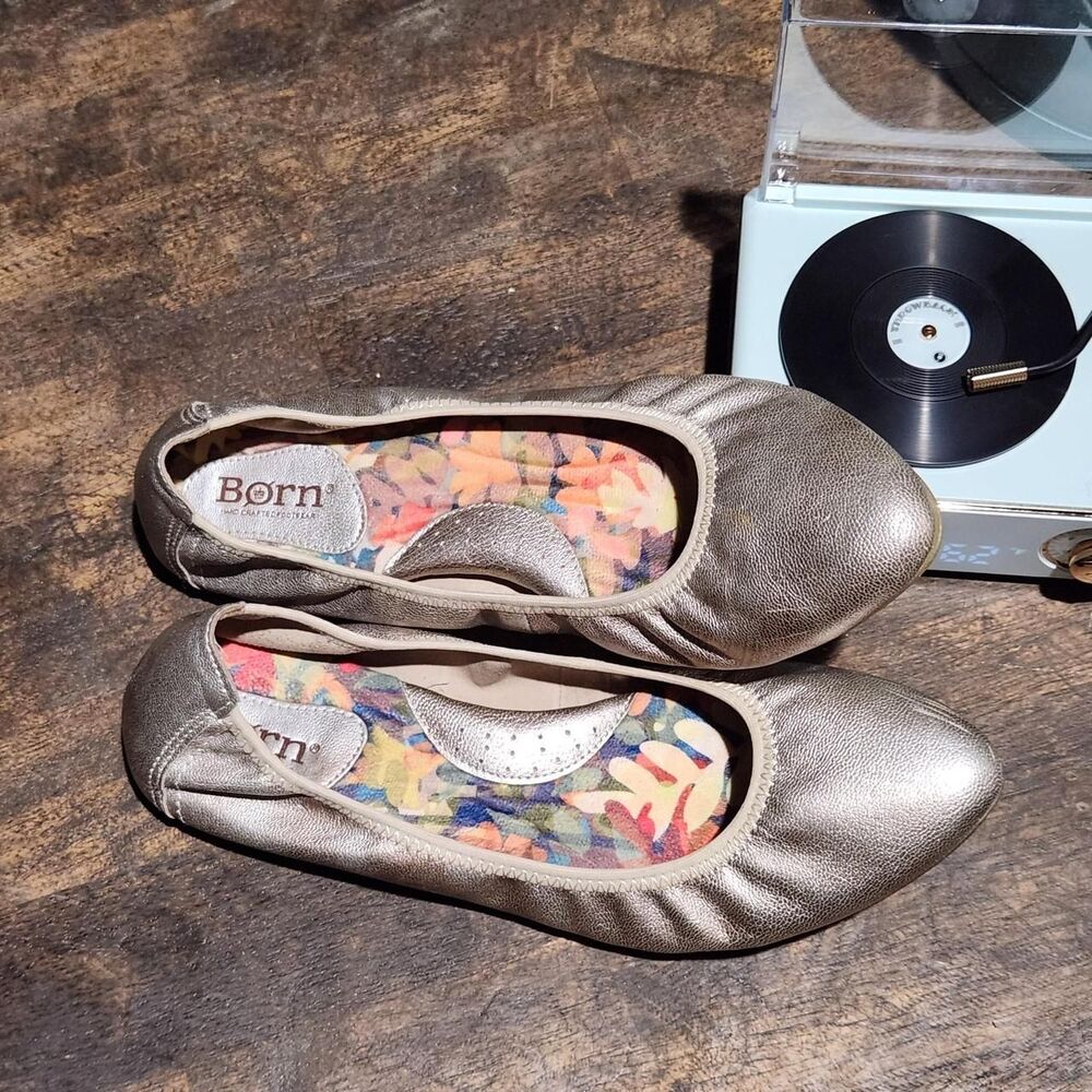Born Women's Silver Ballet-shoes